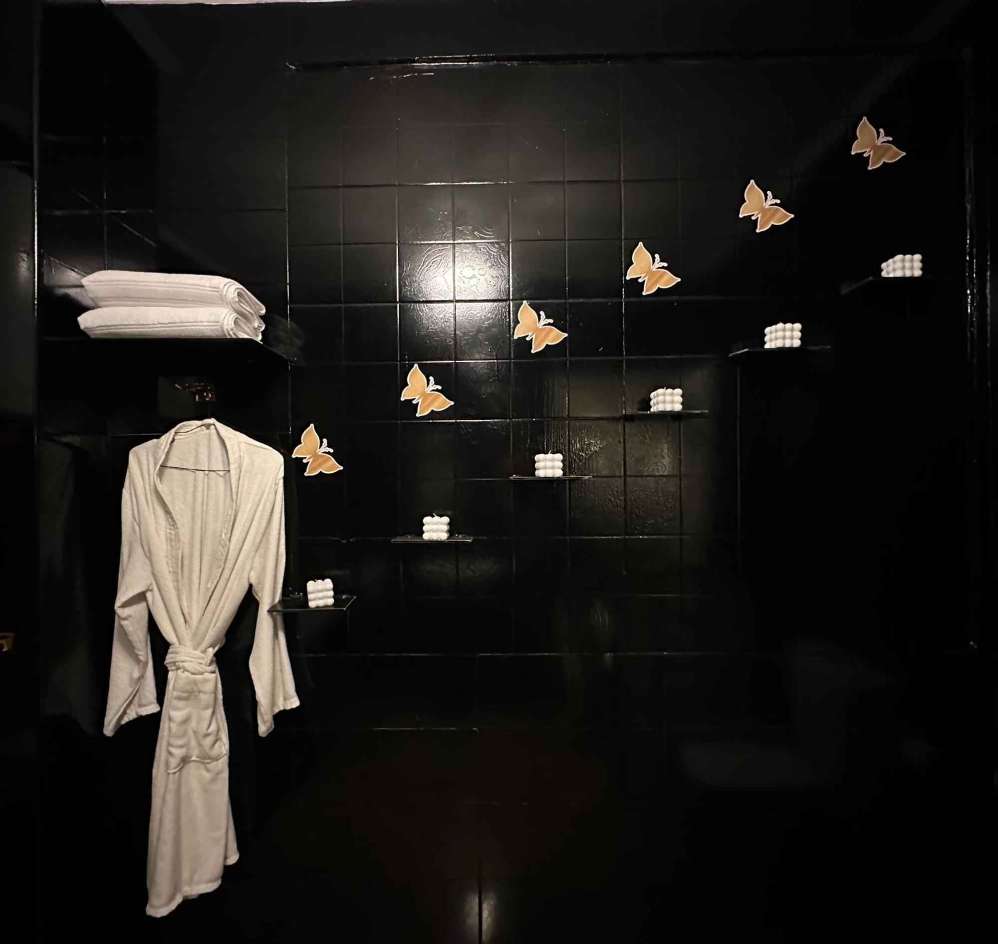 Modern 1-Bedroom Apartment In Zamalek Visits Allowed Kairo Eksteriør bilde
