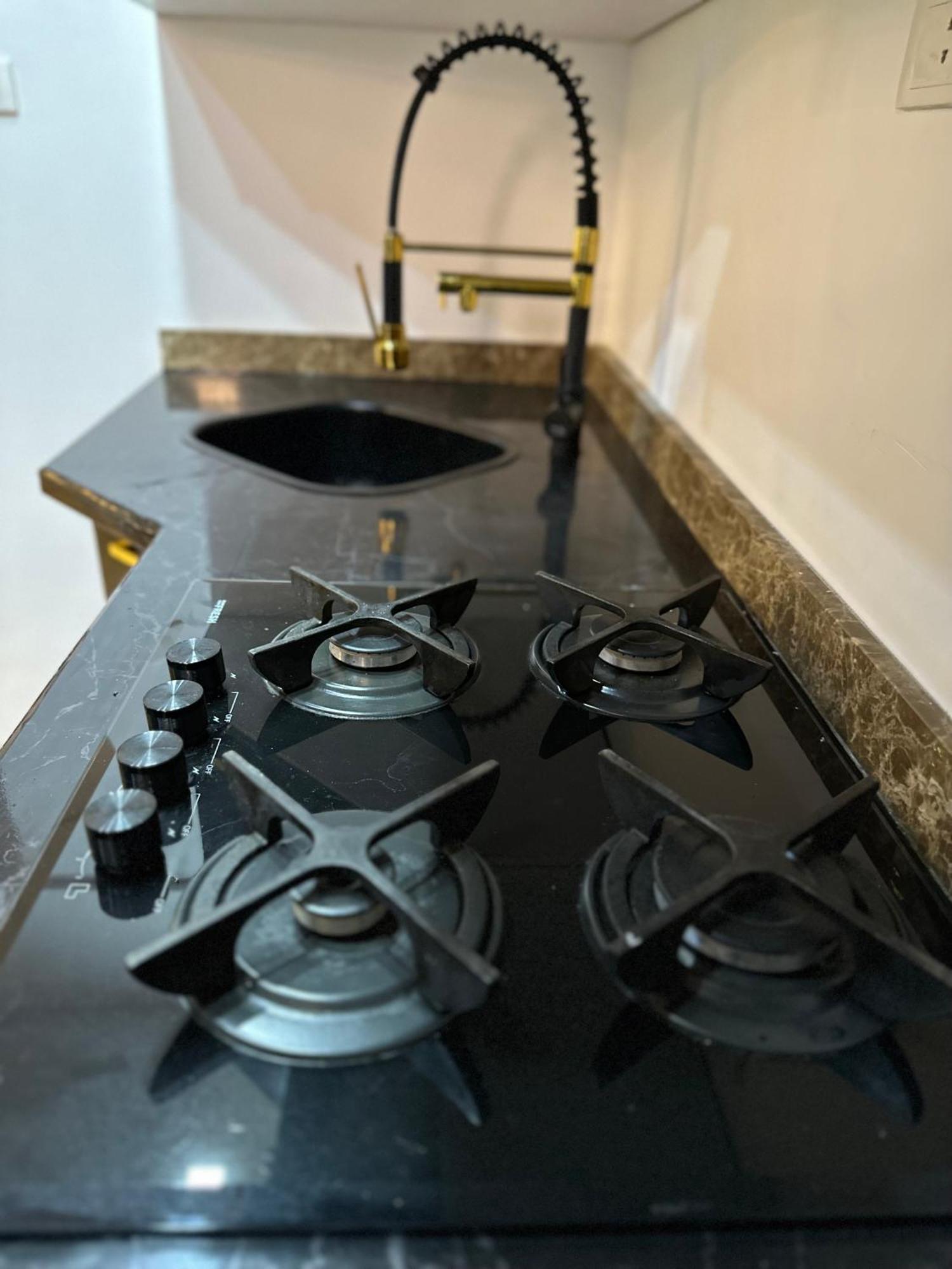 Modern 1-Bedroom Apartment In Zamalek Visits Allowed Kairo Eksteriør bilde