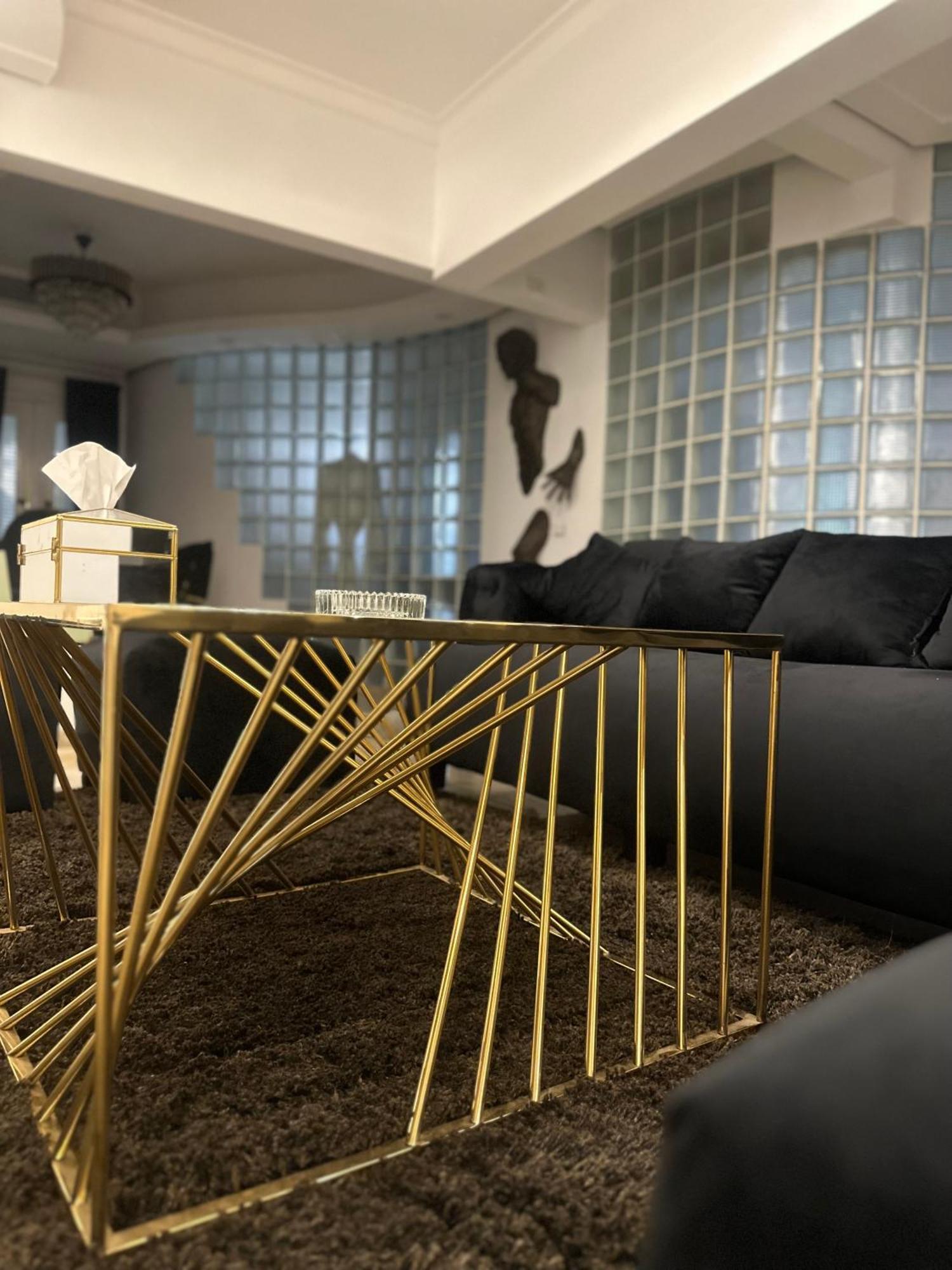 Modern 1-Bedroom Apartment In Zamalek Visits Allowed Kairo Eksteriør bilde